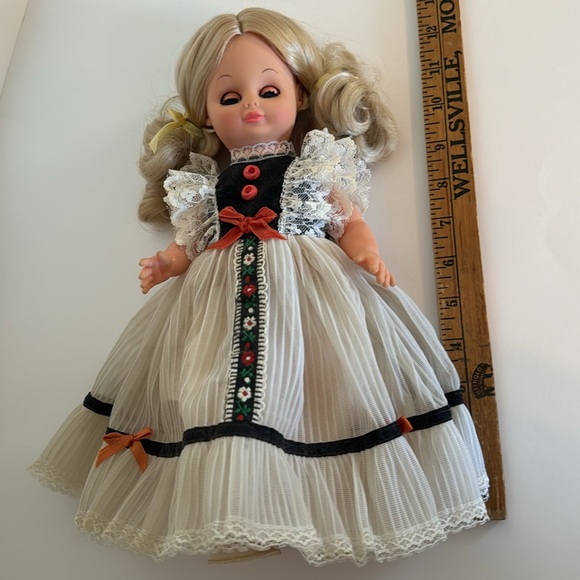 Vintage Dutch Doll from early 1970’s - Picture 9 of 9